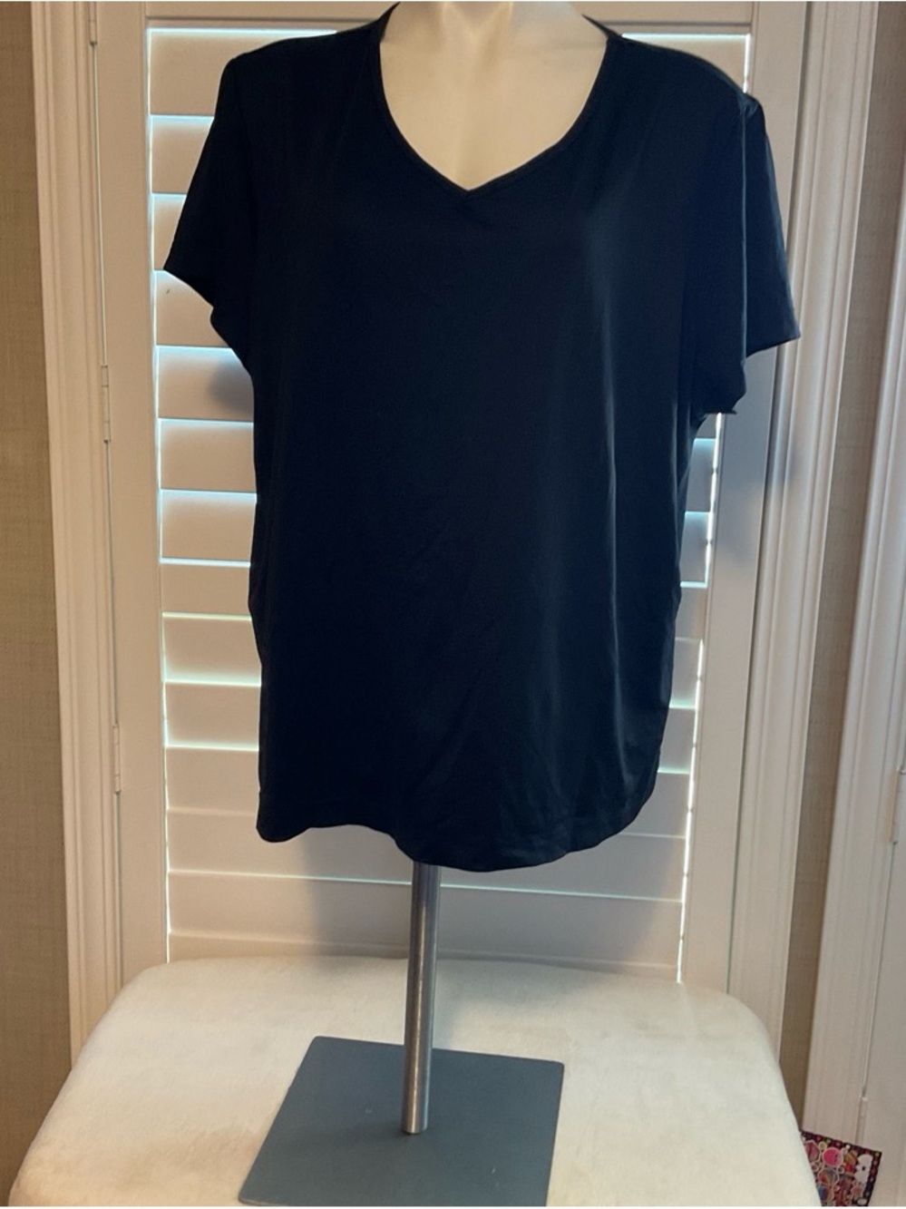 Merona Black V-Neck Short Sleeve Tee